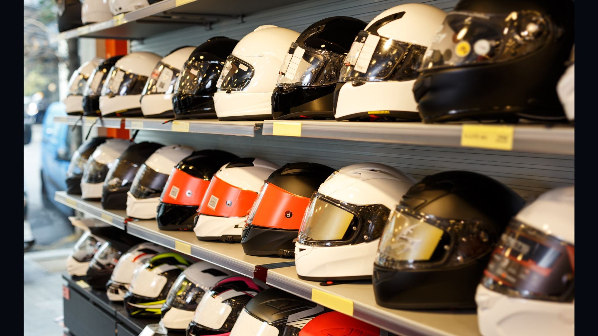 Pros and Cons of Purchasing a Motorcycle Helmet Online